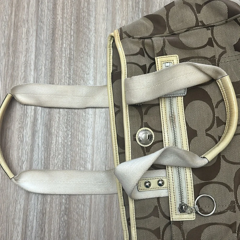 Vintage Coach Daisy Signature Logo Shoulder Bag #F1487
